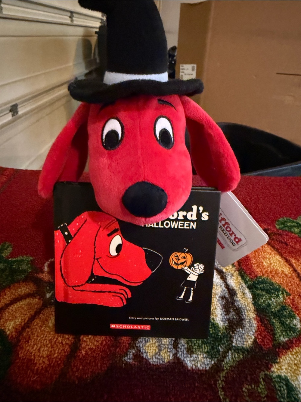 NEW Clifford the Big Red Dog Halloween Book and Plush Bundle by Kohl's